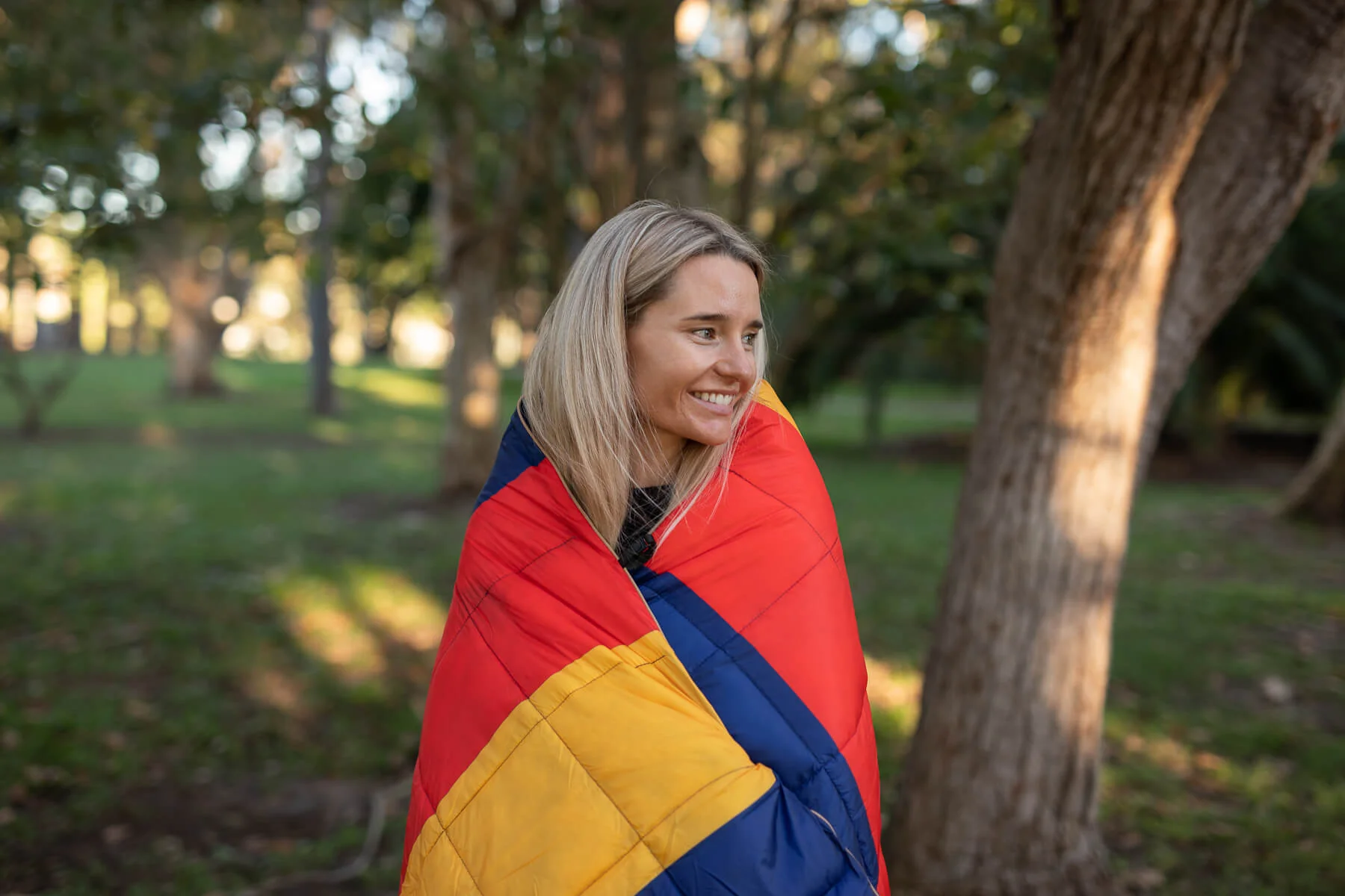 Adelaide Crows - AFL Sustainable Down Puffy Blanket - Image 5