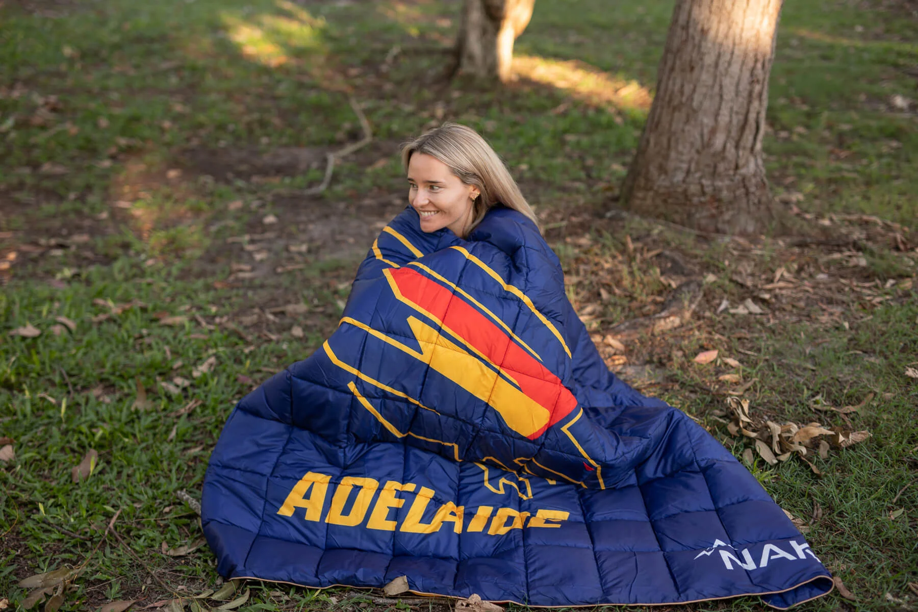 Adelaide Crows - AFL Sustainable Down Puffy Blanket - Image 6