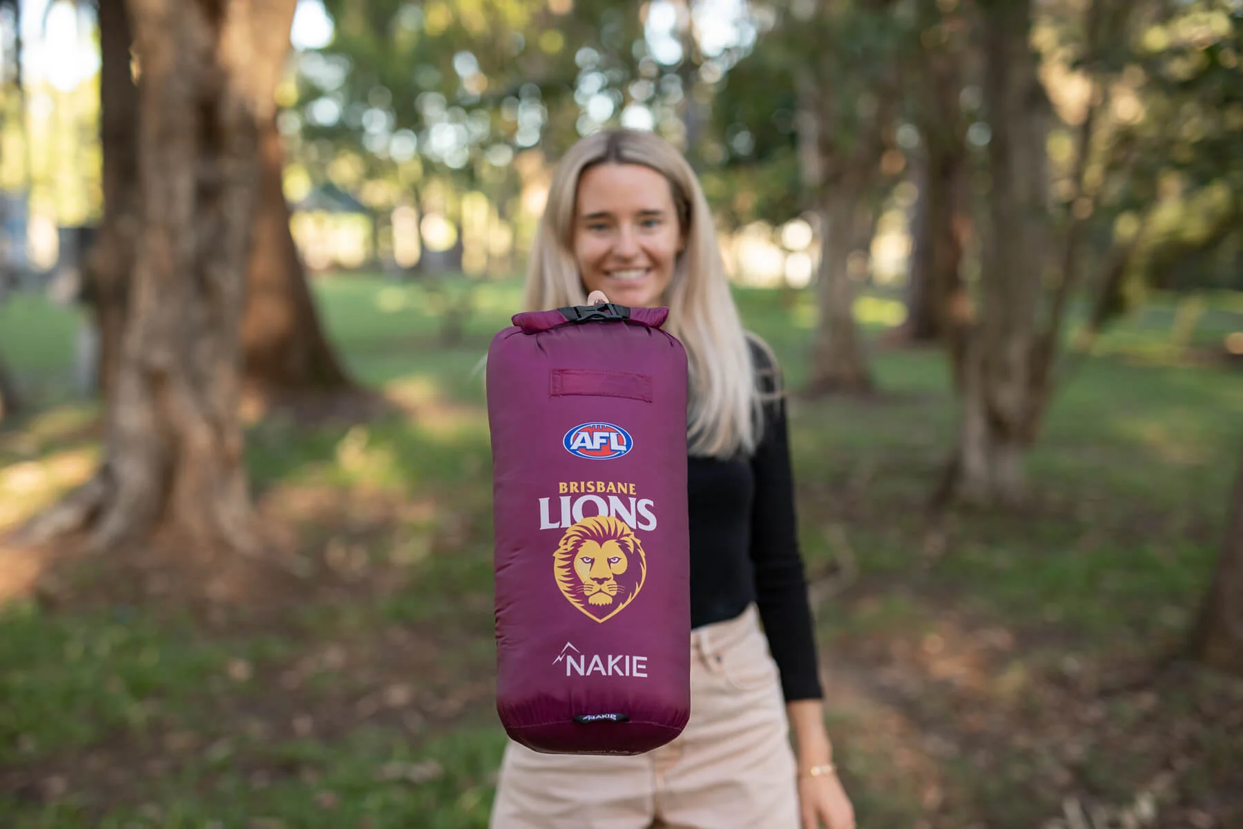 Brisbane Lions - AFL Sustainable Down Puffy Blanket - Image 5