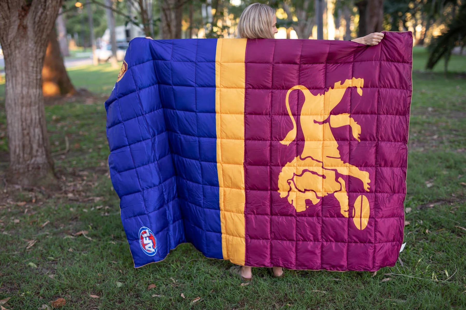 Brisbane Lions - AFL Sustainable Down Puffy Blanket - Image 7