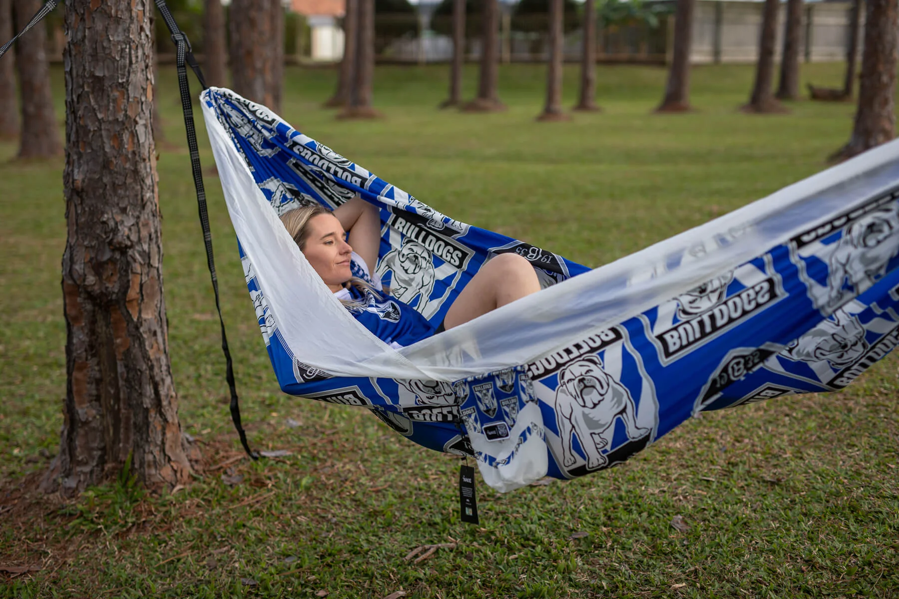 Bulldogs - NRL Recycled Hammock with Straps - Image 2