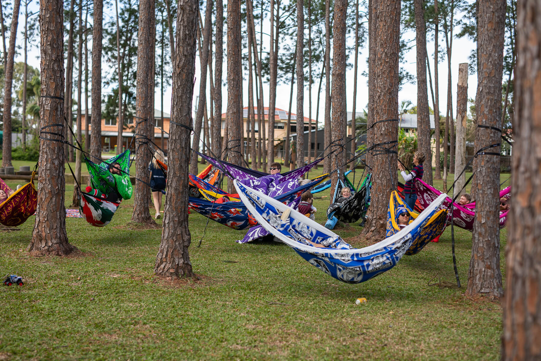 Bulldogs - NRL Recycled Hammock with Straps - Image 4