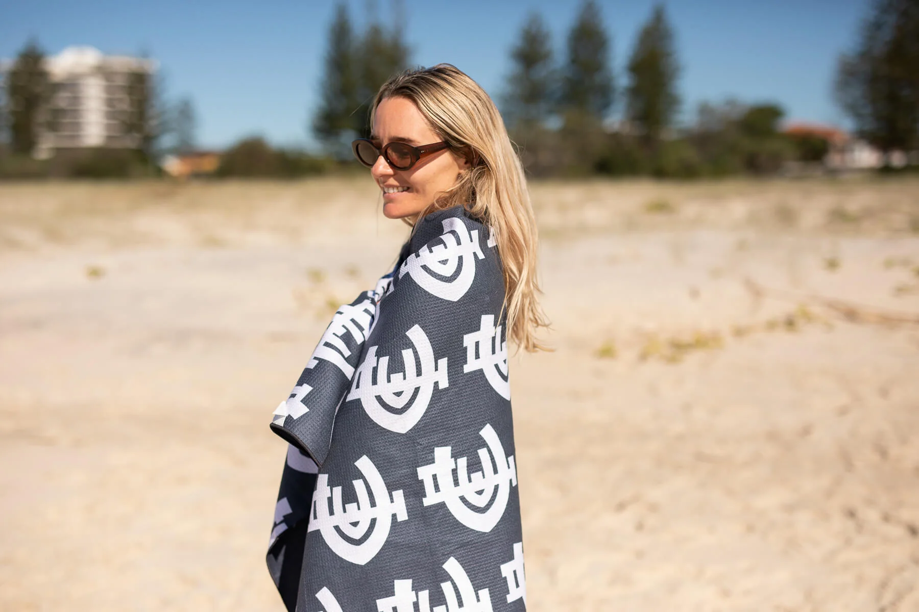 Carlton Blues - AFL Recycled Sand Free Beach Towel - Image 5