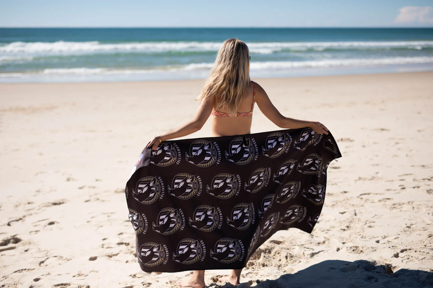 Collingwood Magpies - AFL Recycled Sand Free Beach Towel - Image 5