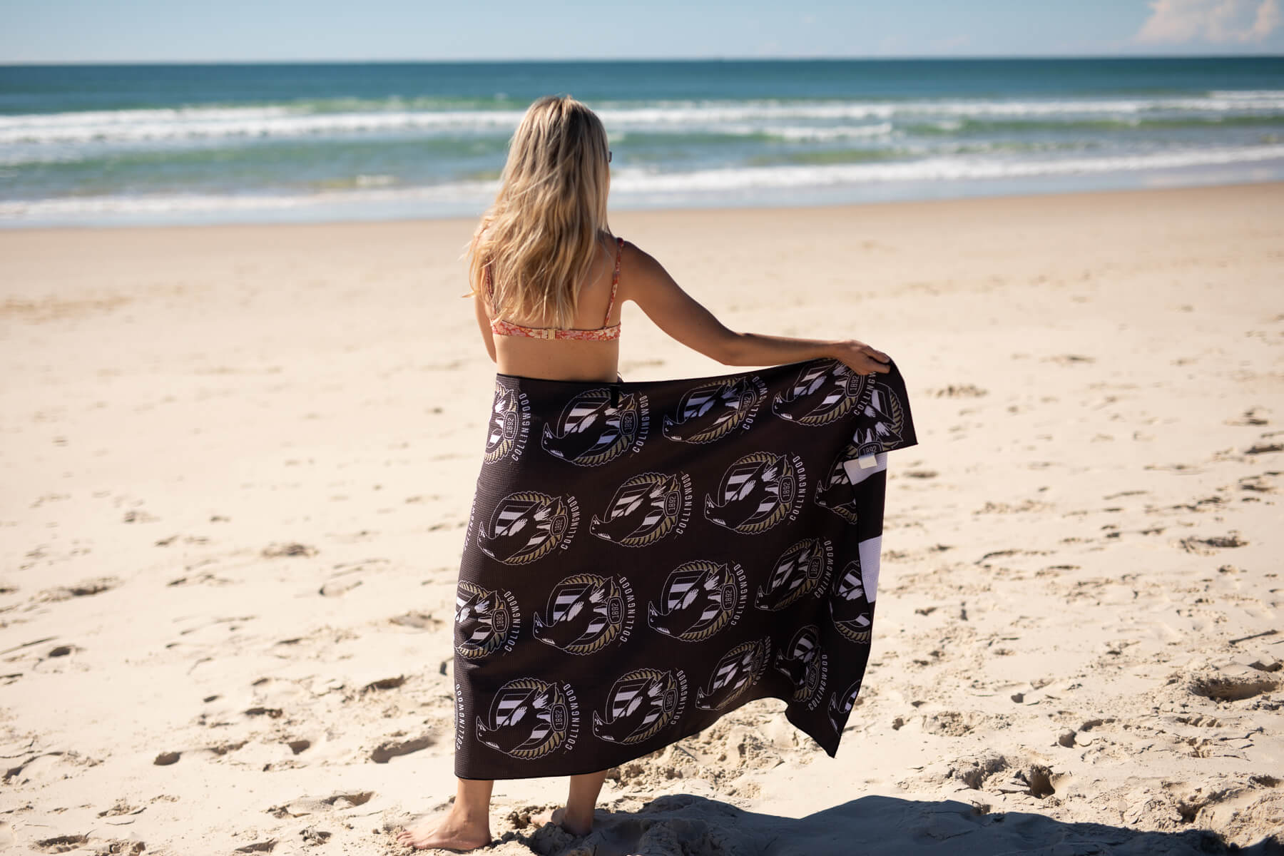 Collingwood Magpies - AFL Recycled Sand Free Beach Towel - Image 6