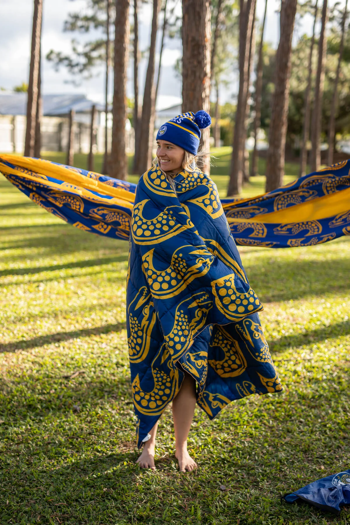 Eels - NRL Sustainable Down Puffy Blanket - Image 2