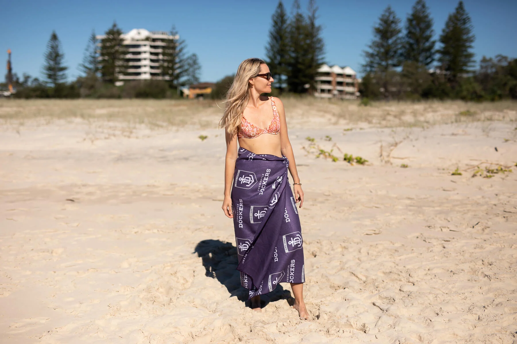 Fremantle Dockers - AFL Recycled Sand Free Beach Towel - Image 7