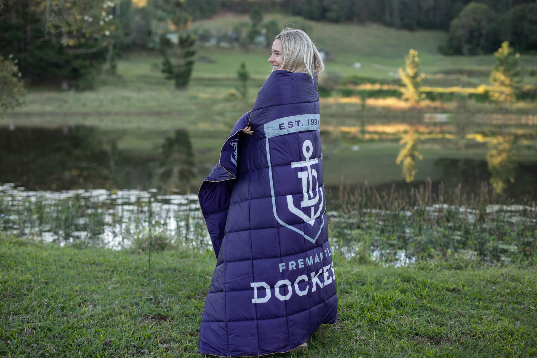 Fremantle Dockers - AFL Sustainable Down Puffy Blanket - Image 2