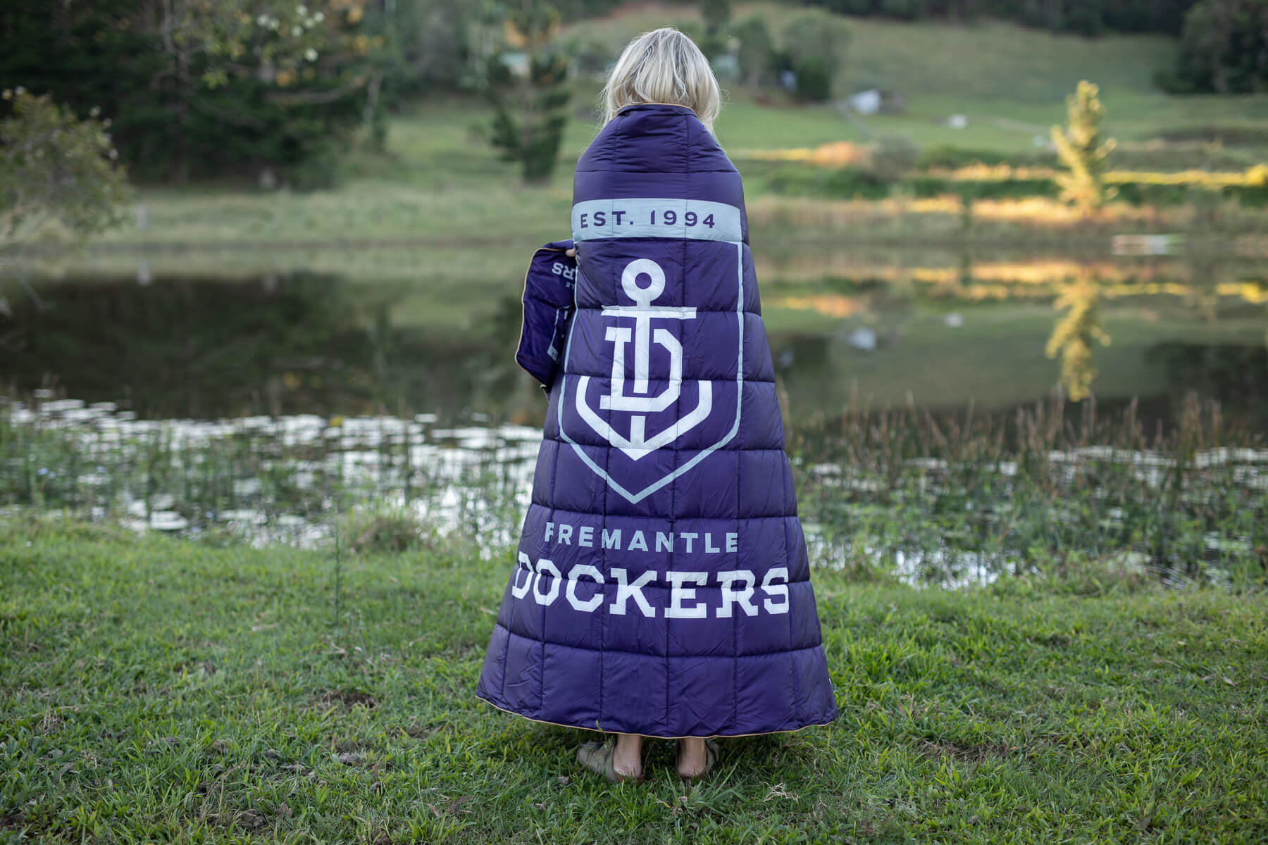 Fremantle Dockers - AFL Sustainable Down Puffy Blanket - Image 4