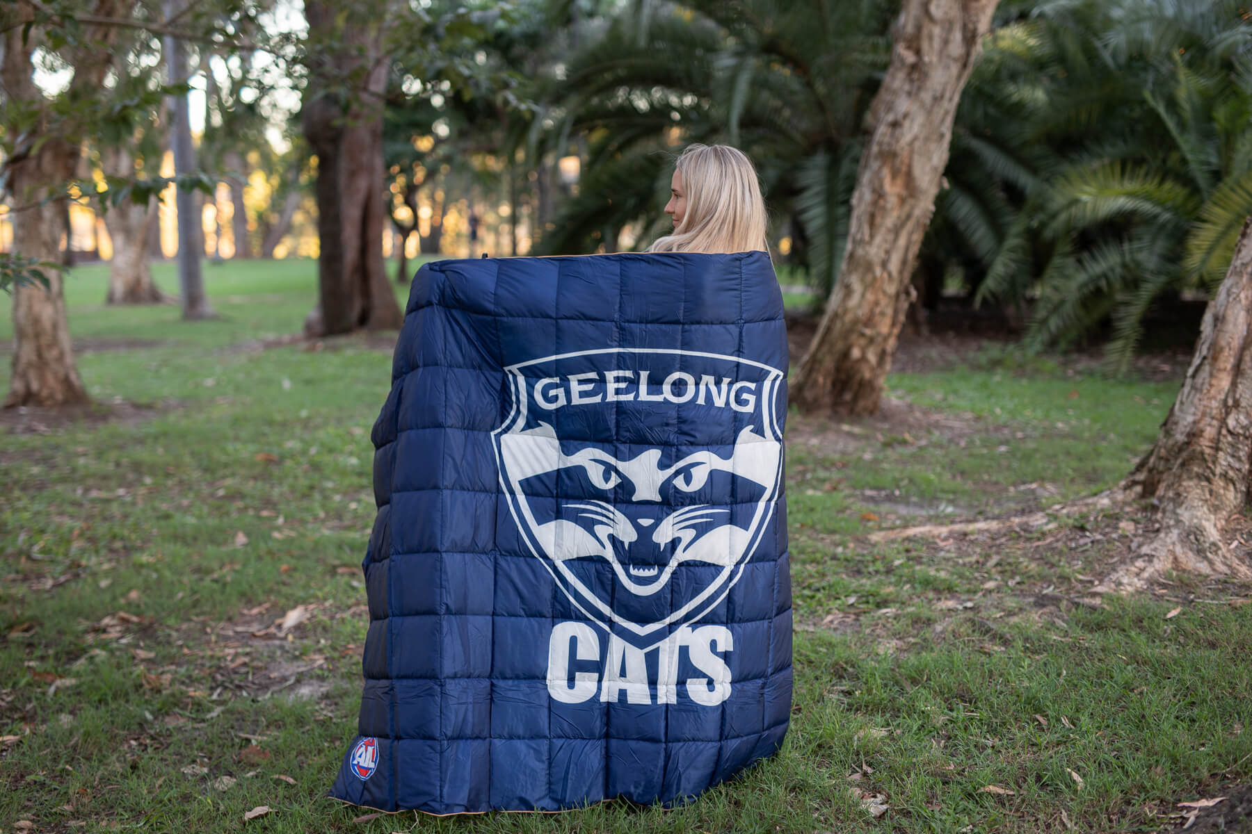 Geelong Cats - AFL Sustainable Down Puffy Blanket - Image 2
