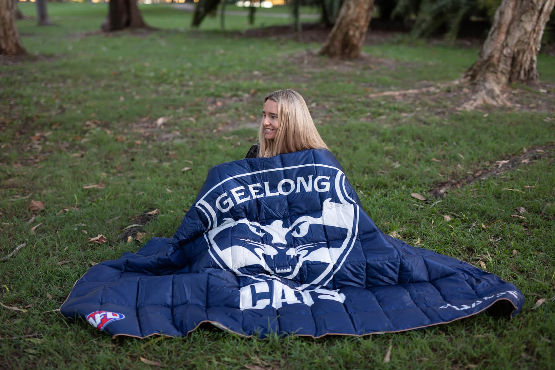 Geelong Cats - AFL Sustainable Down Puffy Blanket - Image 6
