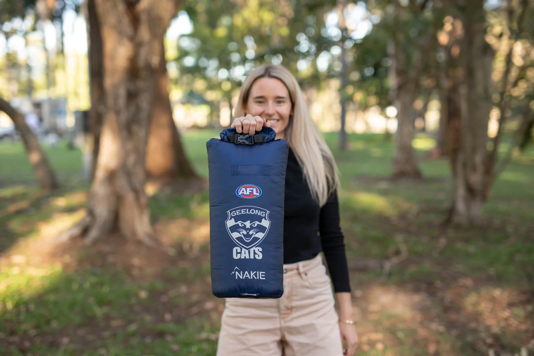 Geelong Cats - AFL Sustainable Down Puffy Blanket - Image 8