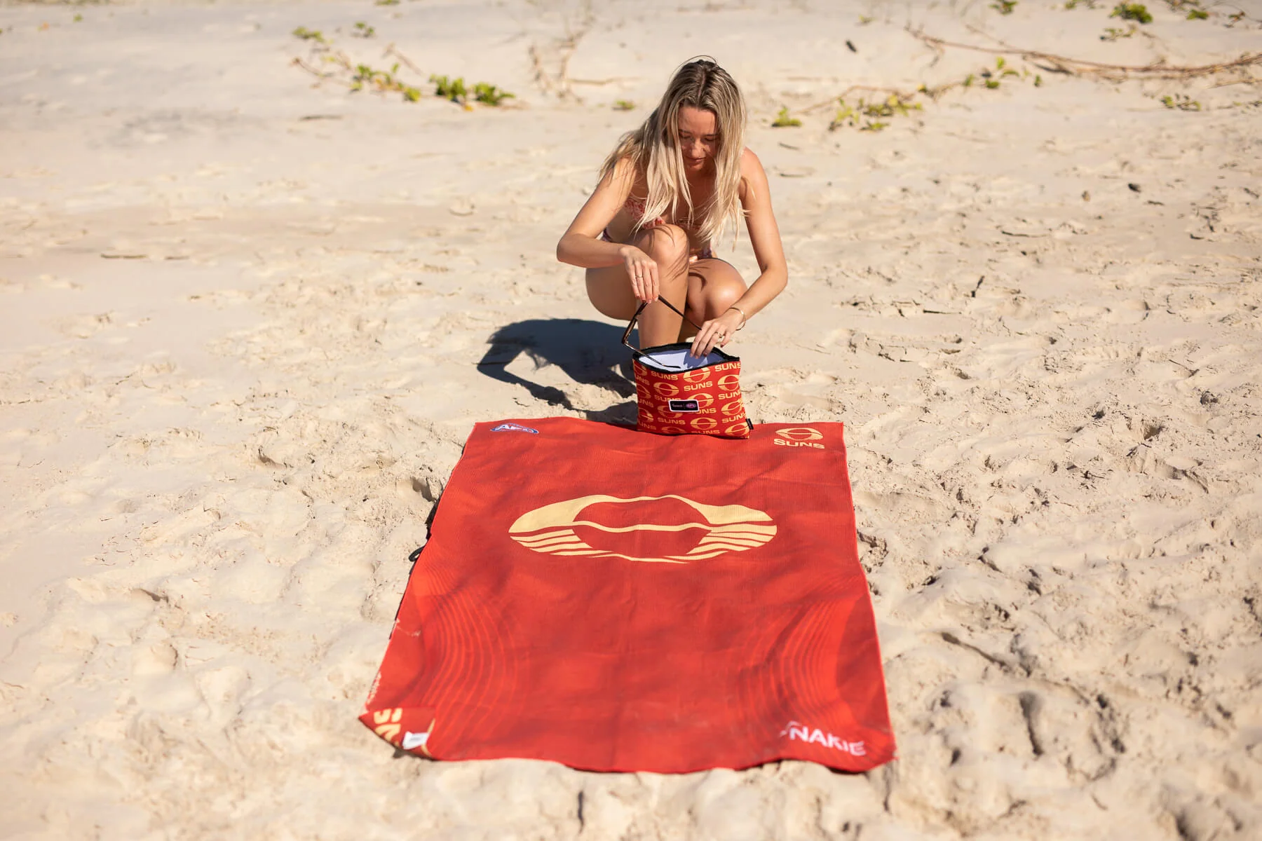 Gold Coast SUNS - AFL Recycled Sand Free Beach Towel - Image 7