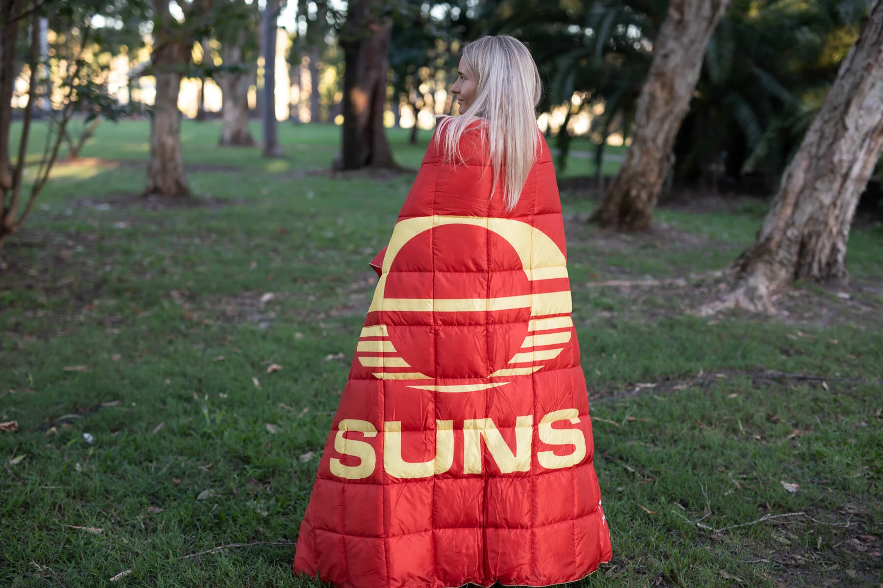 Gold Coast SUNS - AFL Sustainable Down Puffy Blanket - Image 4