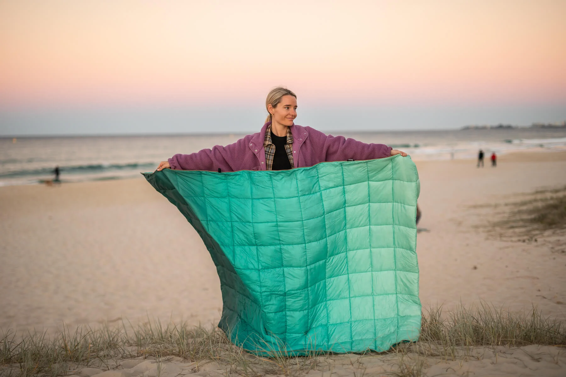 Horizon Green - Sustainable Down Puffy Blanket - Image 11