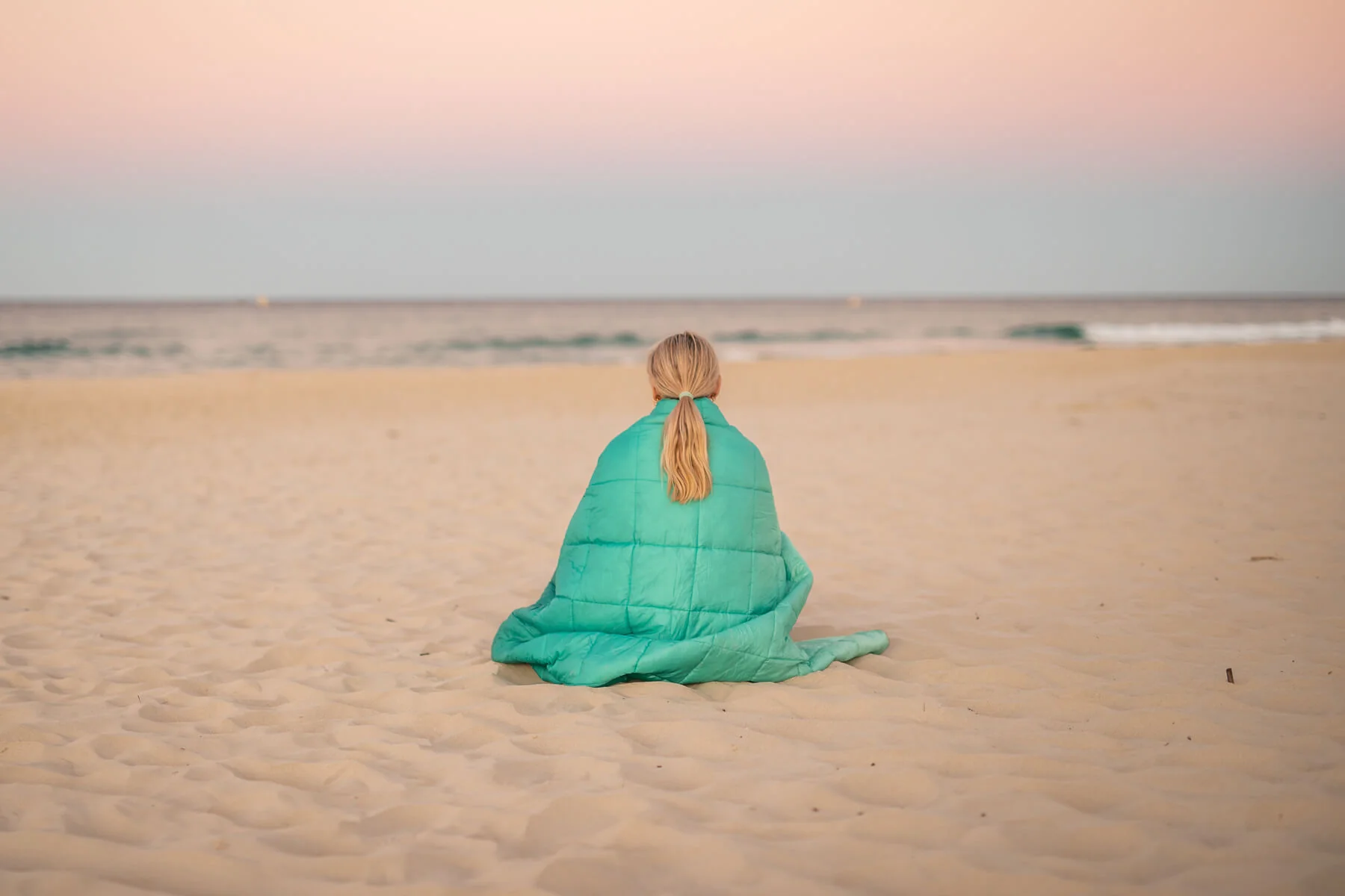 Horizon Green - Sustainable Down Puffy Blanket - Image 9