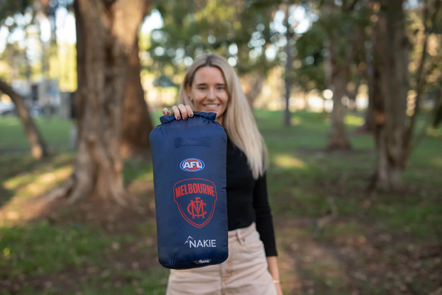 Melbourne Demons - AFL Sustainable Down Puffy Blanket - Image 6