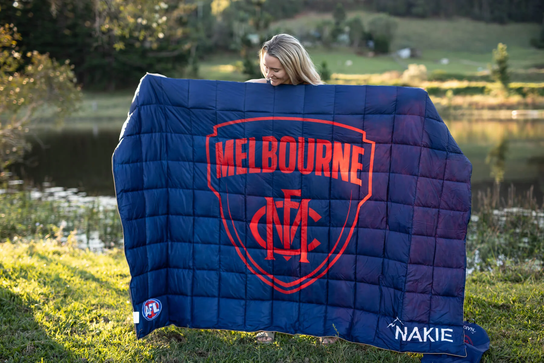 Melbourne Demons - AFL Sustainable Down Puffy Blanket - Image 7