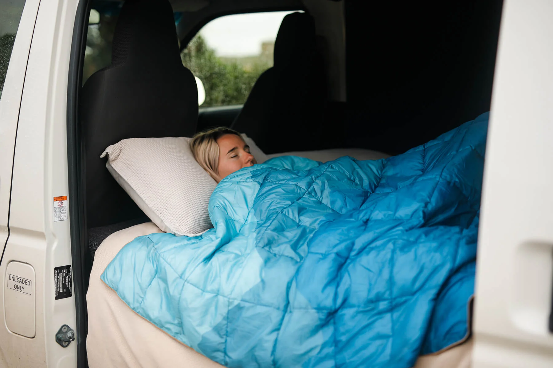 Mountain Blue - Sustainable Down Puffy Blanket - Image 10