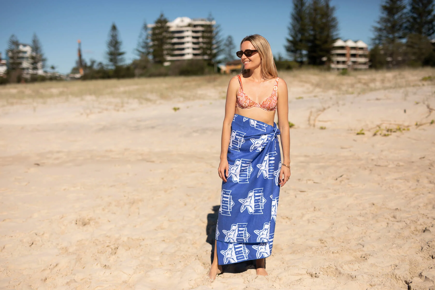 North Melbourne Kangaroos - AFL Recycled Sand Free Beach Towel - Image 6