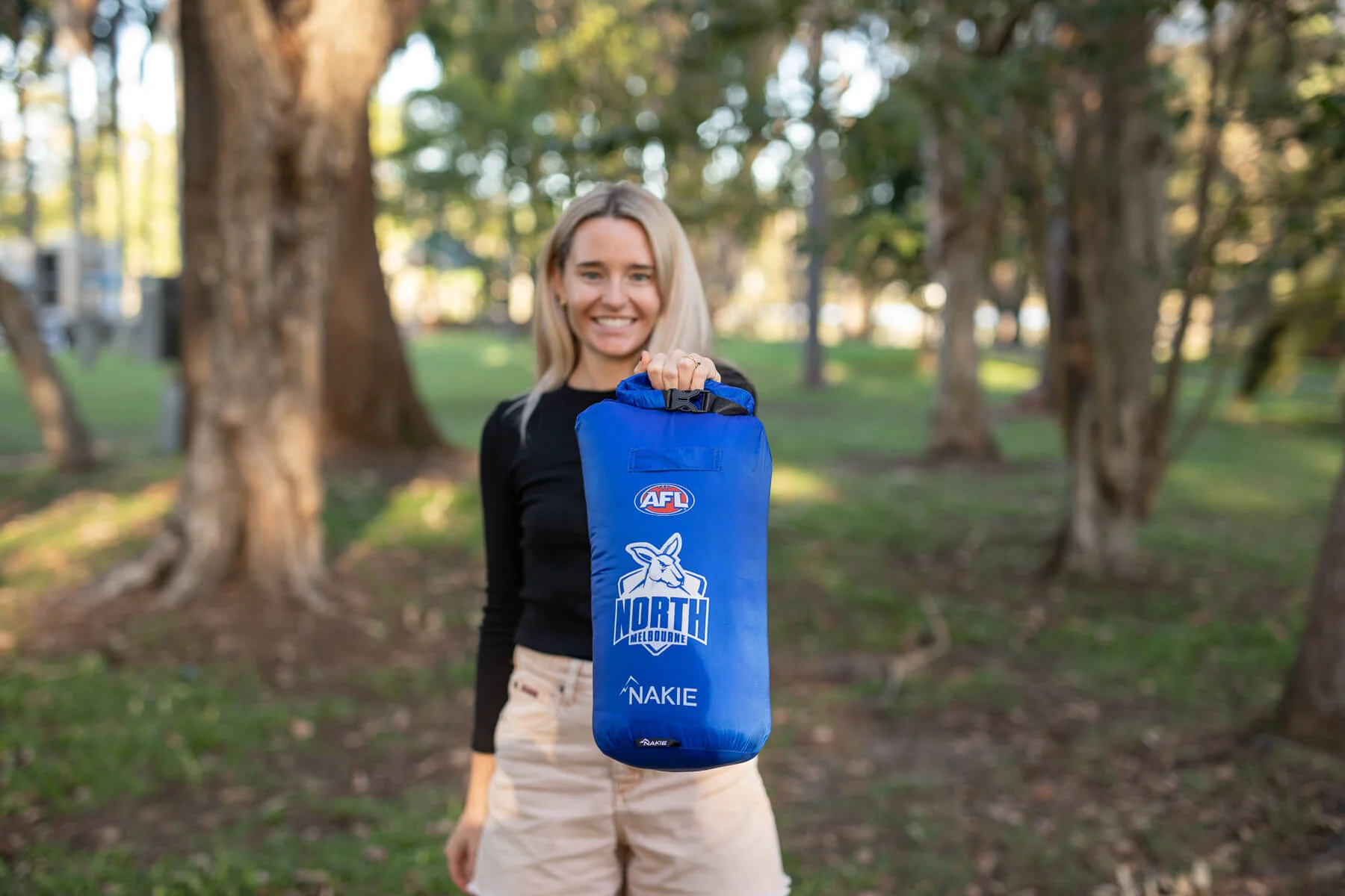 North Melbourne Kangaroos - AFL Sustainable Down Puffy Blanket - Image 6