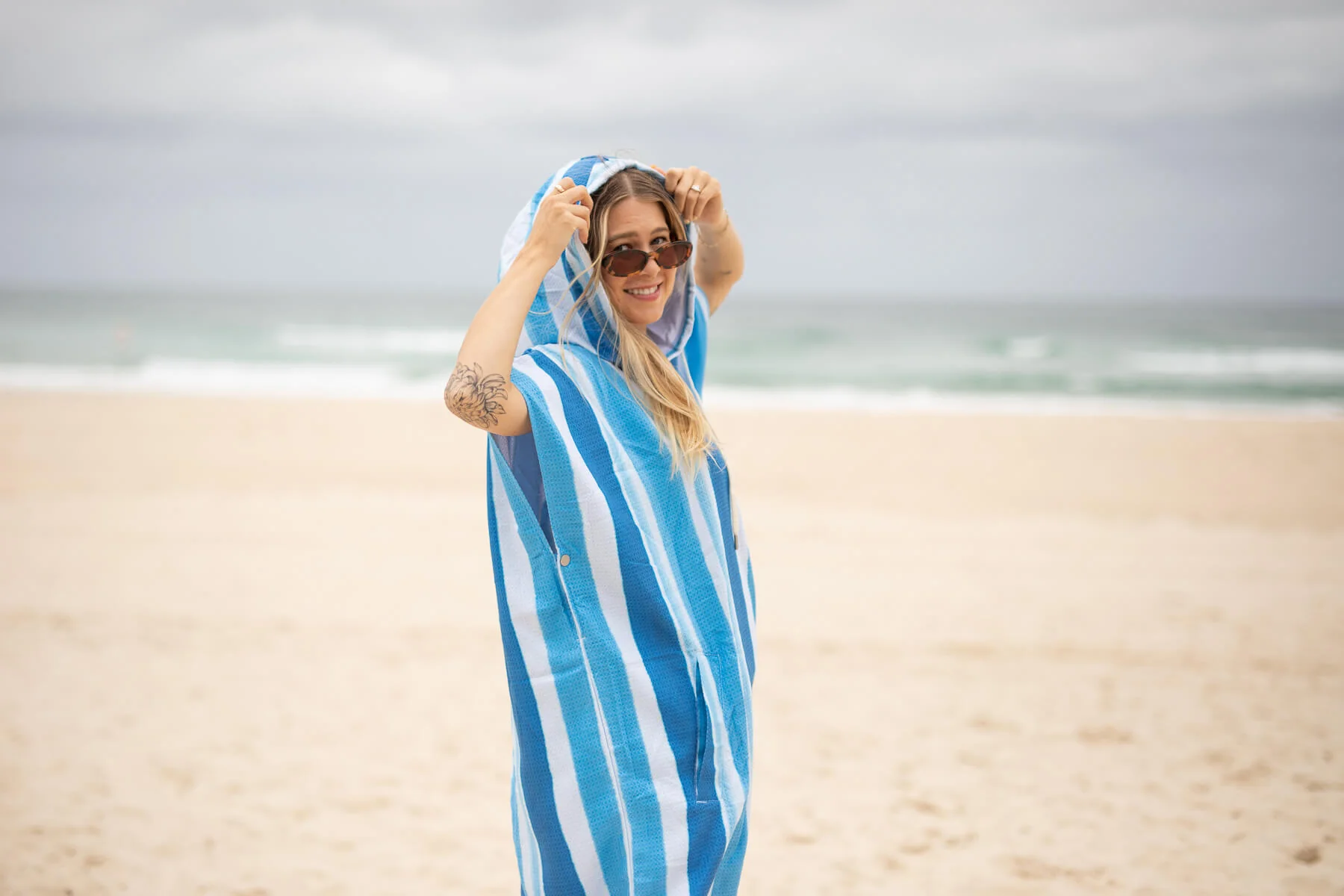 Ocean Breeze - Hooded Towel Recycled Sand Free - Image 8