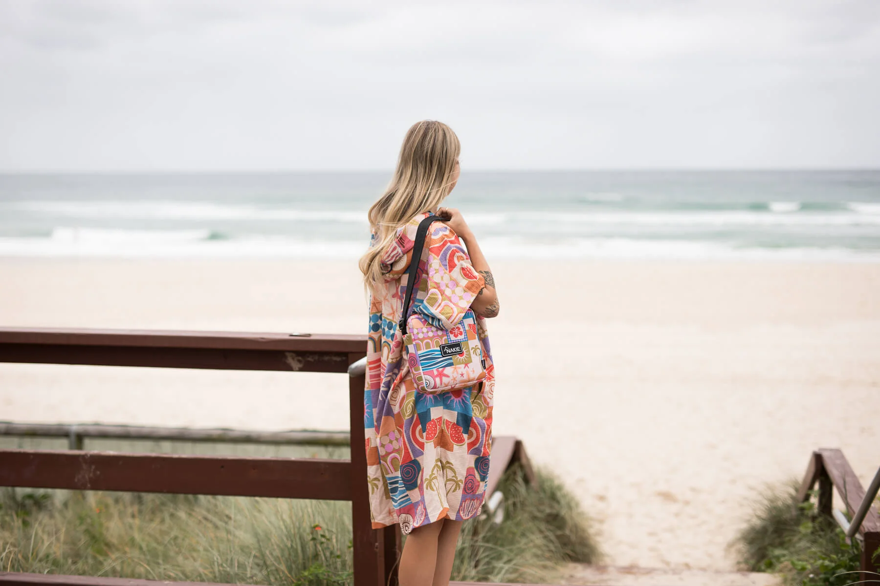 Retro Shores - Hooded Towel Recycled Sand Free - Image 4