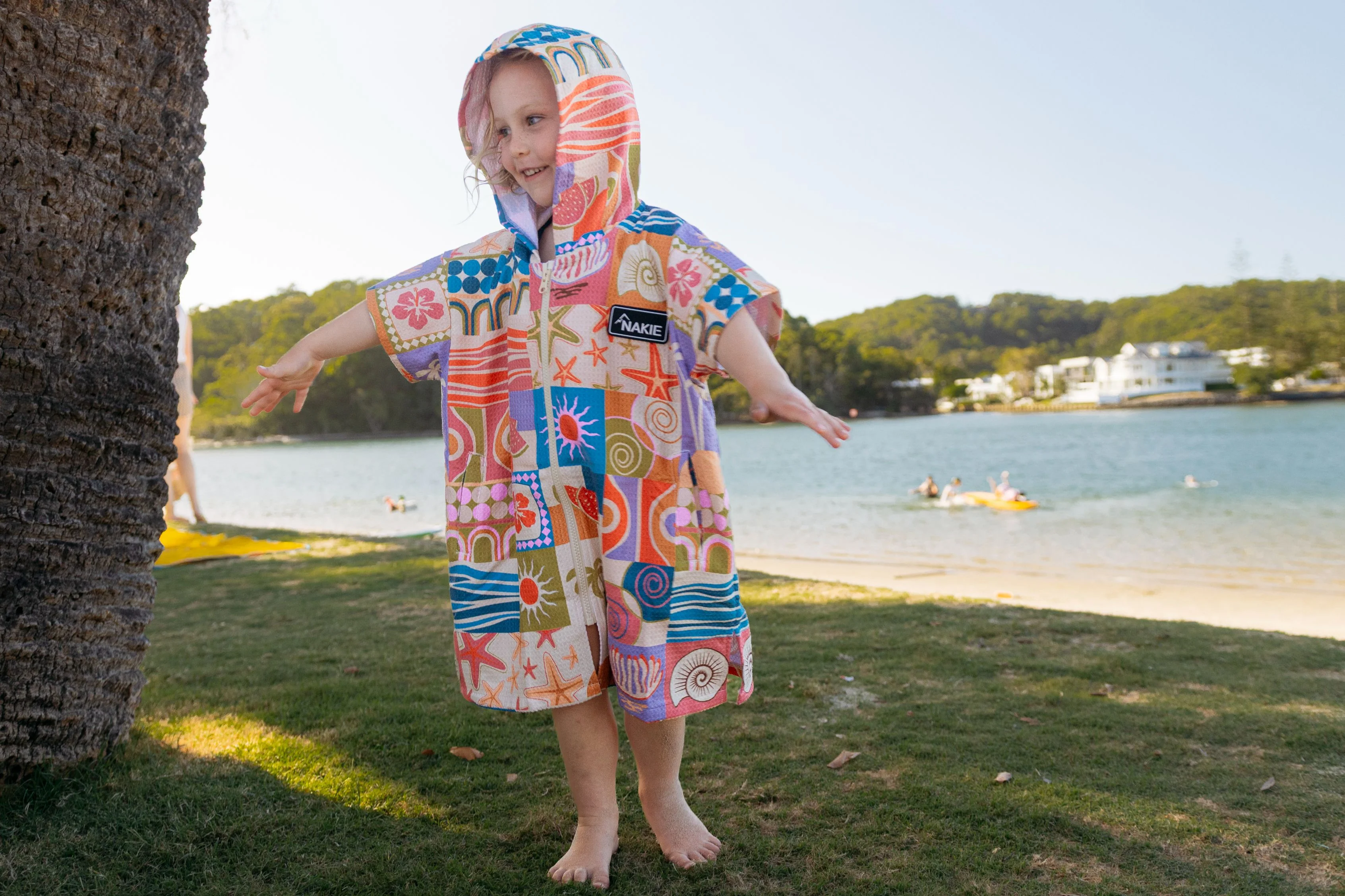 Retro Shores - Kids Hooded Towel Recycled Sand Free - Image 4