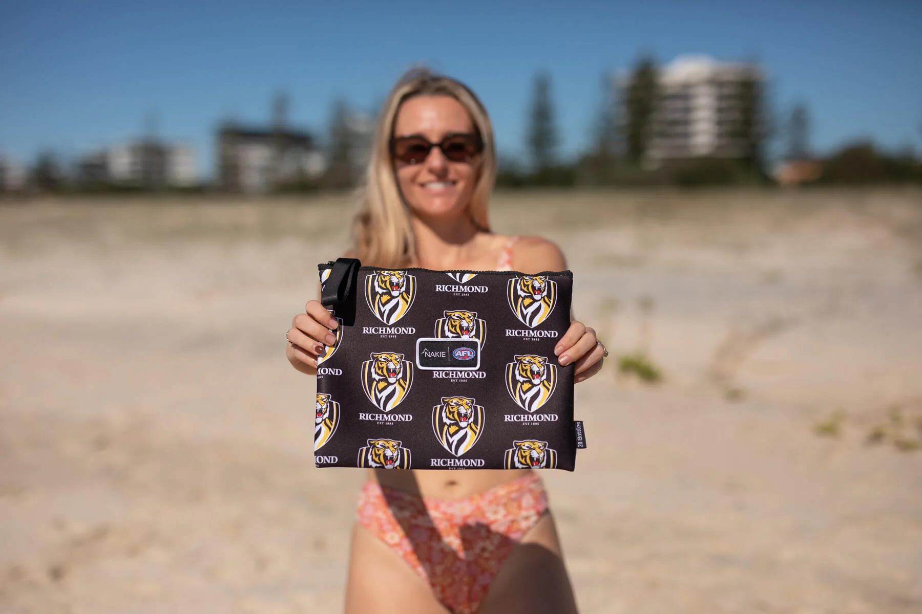 Richmond Tigers - AFL Recycled Sand Free Beach Towel - Image 4
