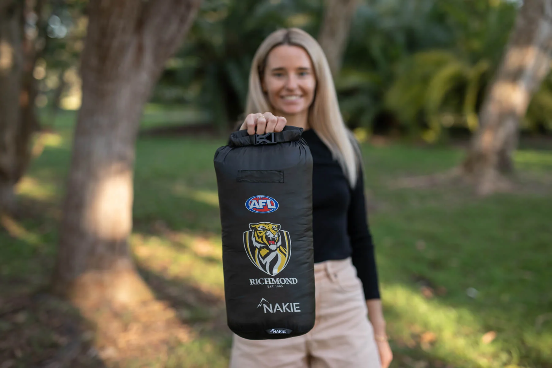 Richmond Tigers - AFL Sustainable Down Puffy Blanket - Image 7