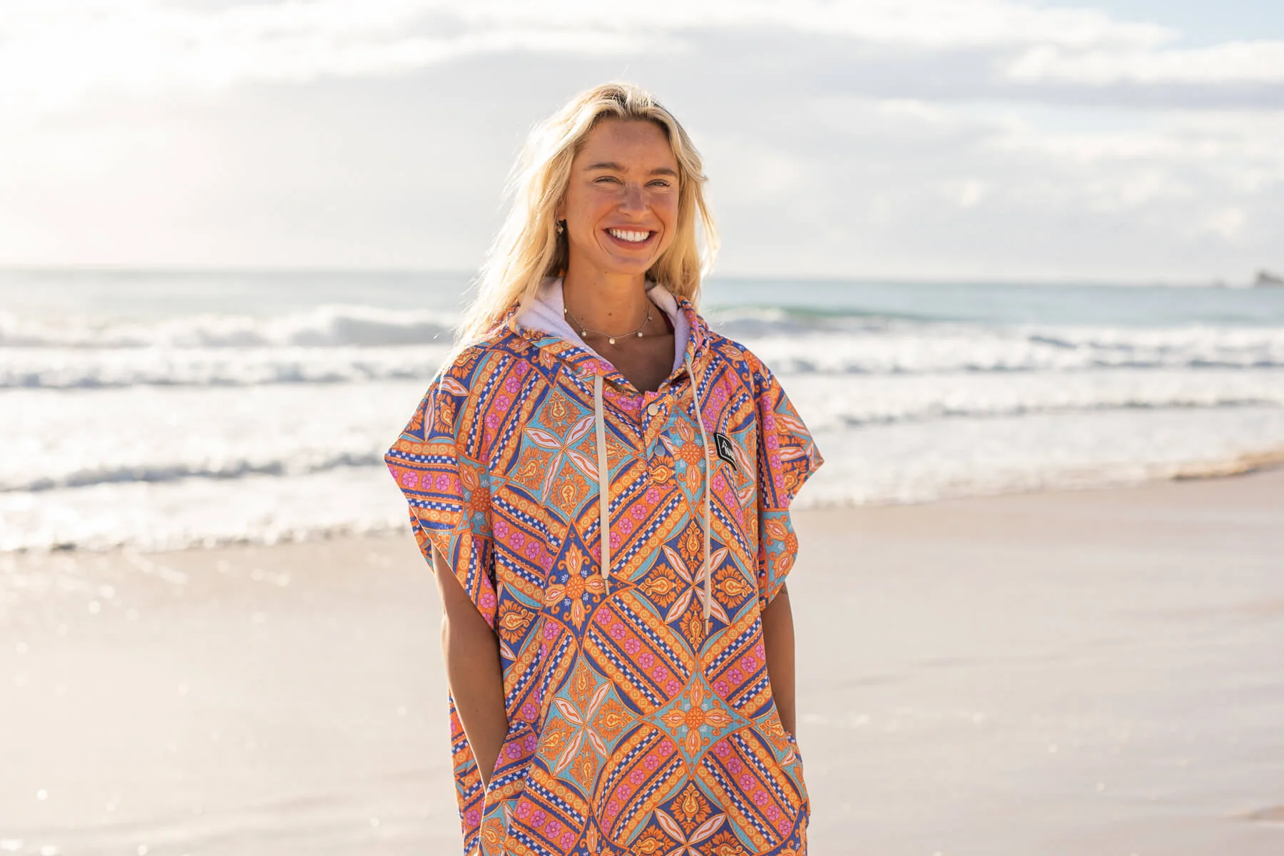 Rosy Tides - Hooded Towel Recycled Sand Free - Image 8