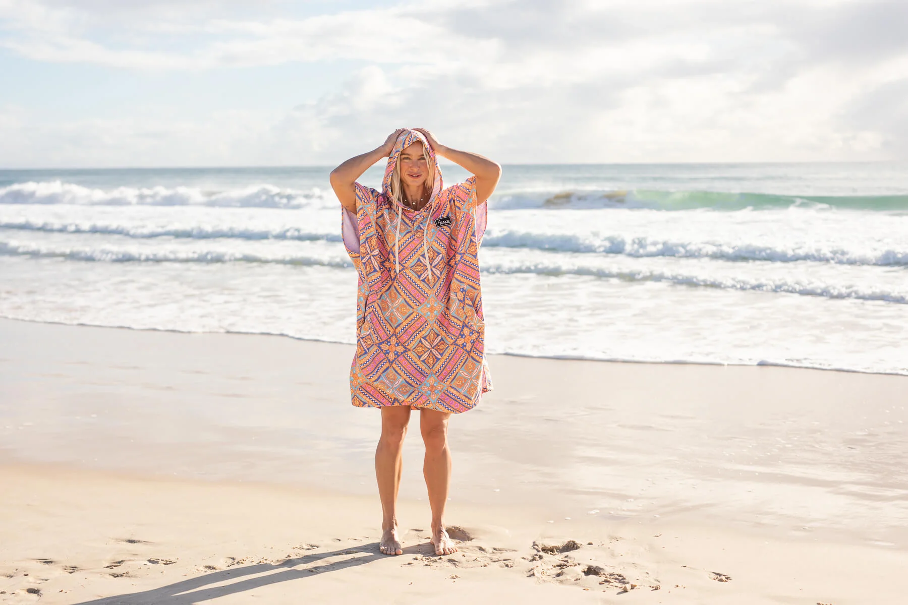 Rosy Tides - Hooded Towel Recycled Sand Free - Image 9