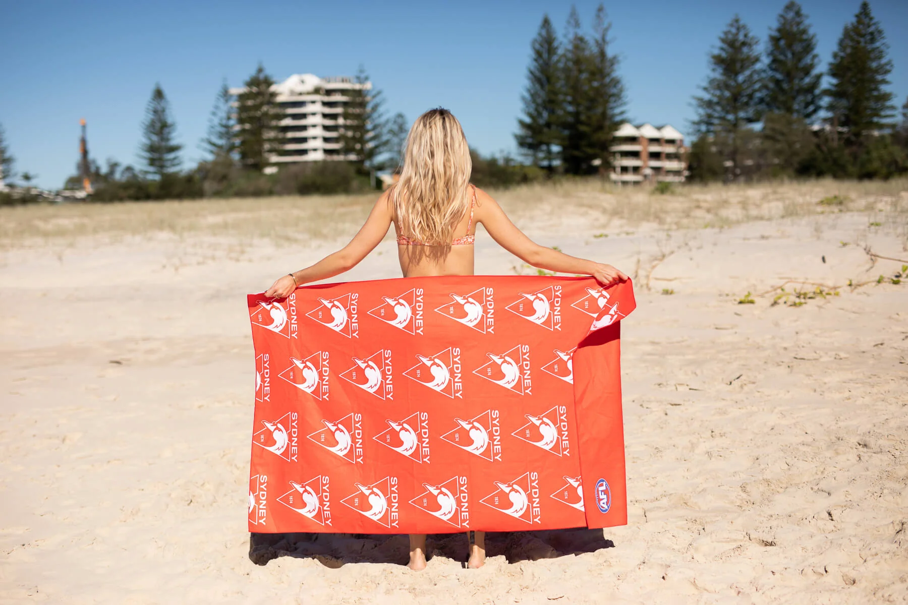Sydney Swans - AFL Recycled Sand Free Beach Towel - Image 8