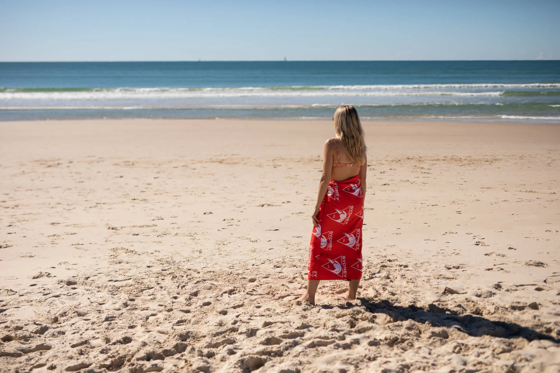 Sydney Swans - AFL Recycled Sand Free Beach Towel - Image 9