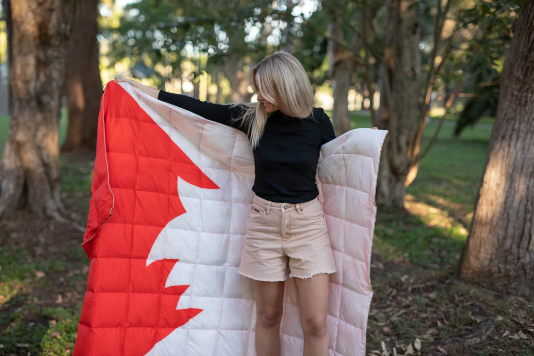 Sydney Swans - AFL Sustainable Down Puffy Blanket - Image 4