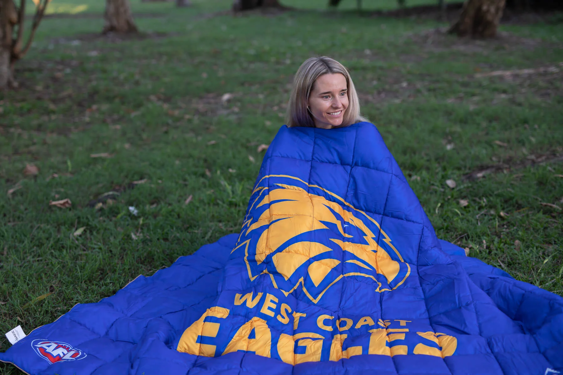 West Coast Eagles - AFL Sustainable Down Puffy Blanket - Image 5