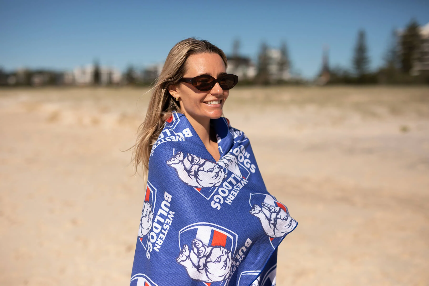 Western Bulldogs - AFL Recycled Sand Free Beach Towel - Image 5