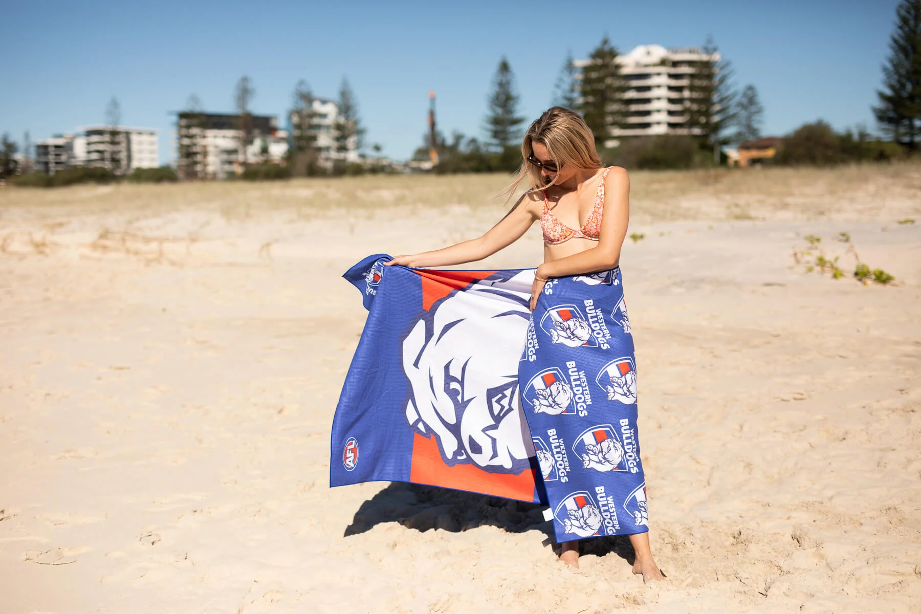 Western Bulldogs - AFL Recycled Sand Free Beach Towel - Image 7