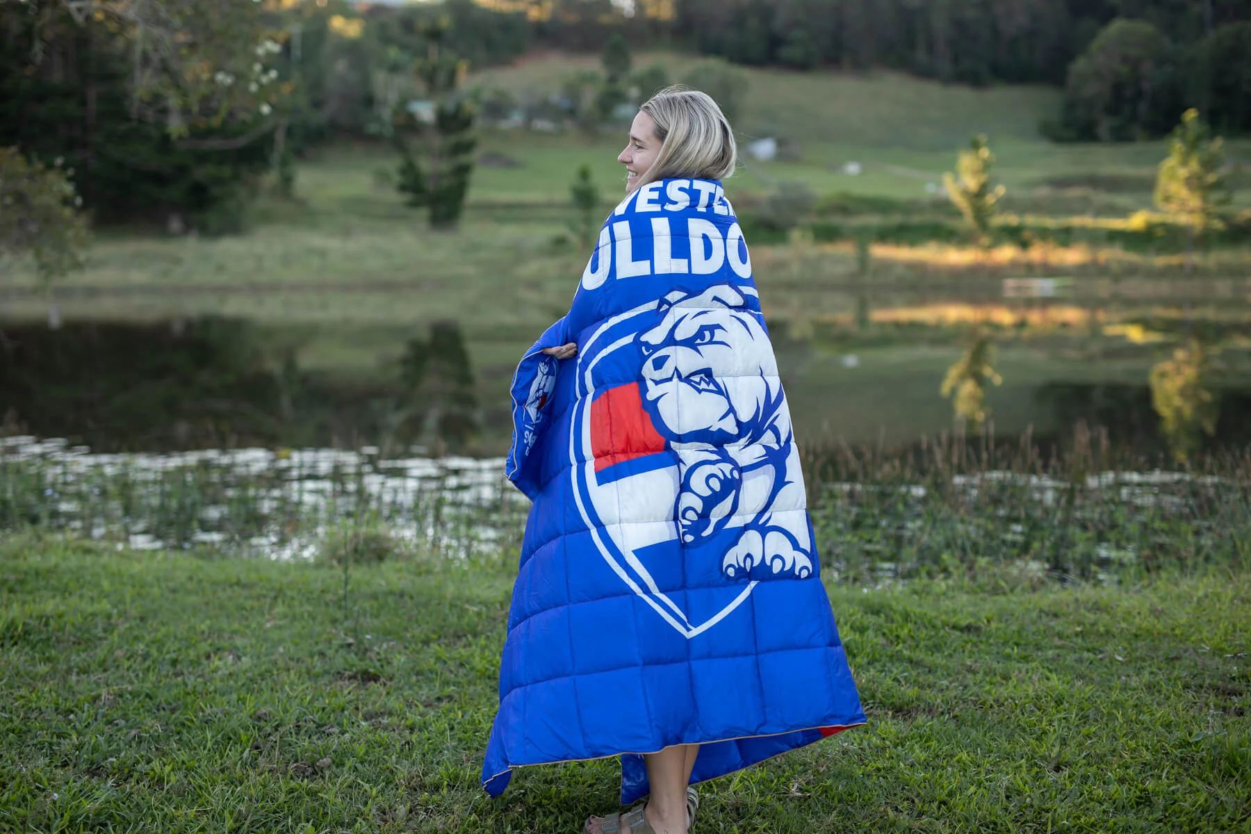 Western Bulldogs - AFL Sustainable Down Puffy Blanket - Image 4