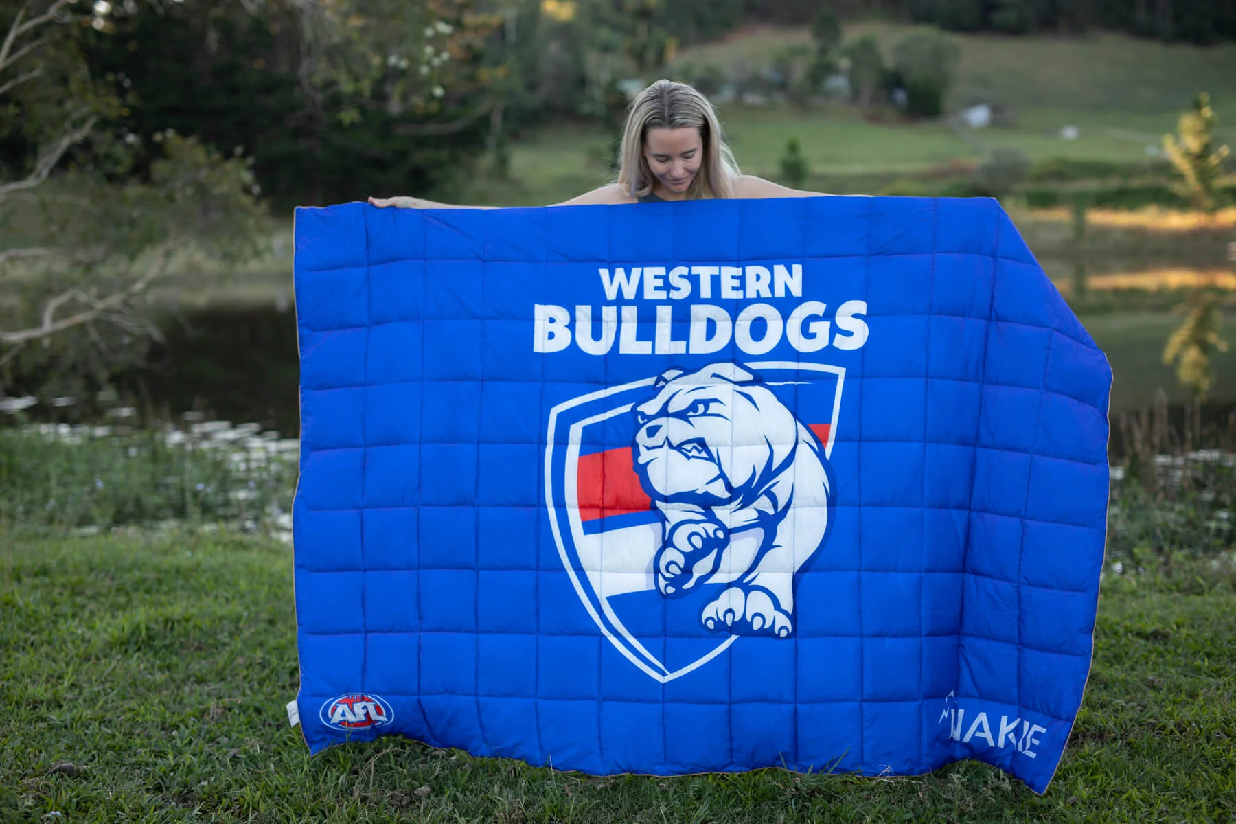 Western Bulldogs - AFL Sustainable Down Puffy Blanket - Image 6