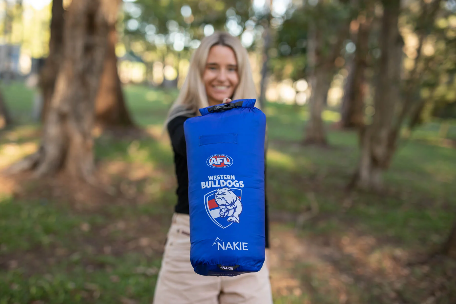Western Bulldogs - AFL Sustainable Down Puffy Blanket - Image 7